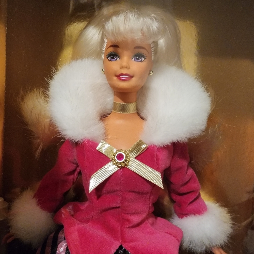 Vintage 1996 Barbie winter Rhapsody Avon exclusive special edition 16353 NIB
